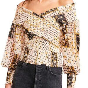 BB Dakota Notice Me Top in Antique Ivory,
Medium